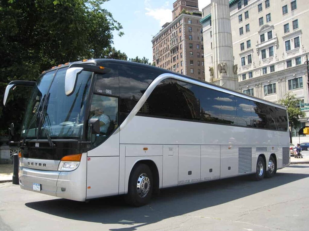 luxury-bus-rental-in-dubai